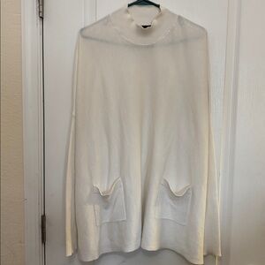 NEW ROMEO + JULIET COUTURE Sweater Ivory Moc Neck Pockets Long Sleeves Sz M